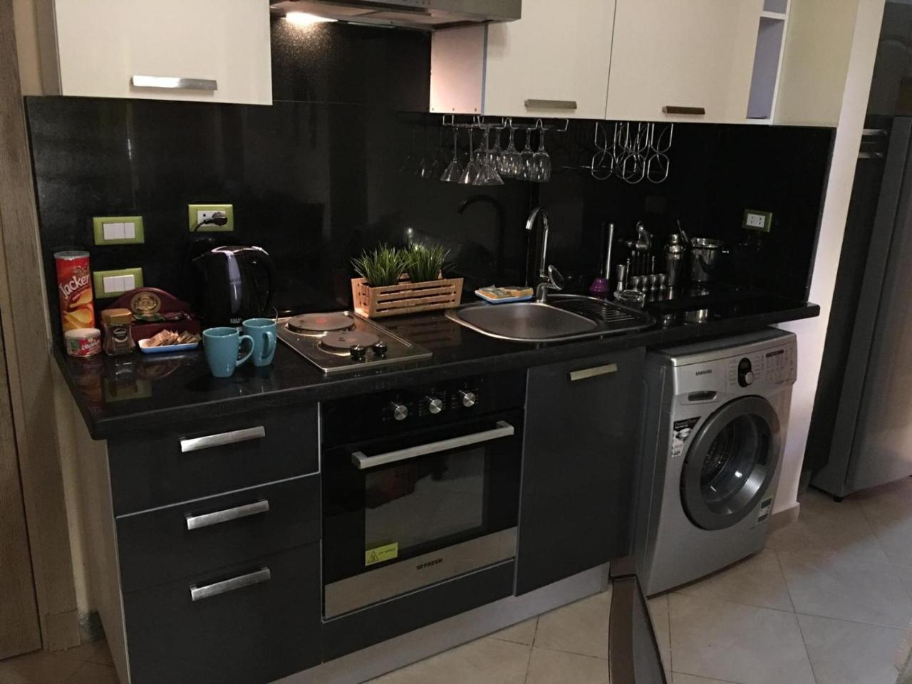 הורגהדה Pool View Apartment At British Resort - Unit 02 מראה חיצוני תמונה